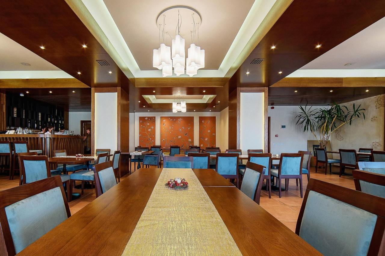 Hotel Buchenland Гура Хуморулуй Екстериор снимка