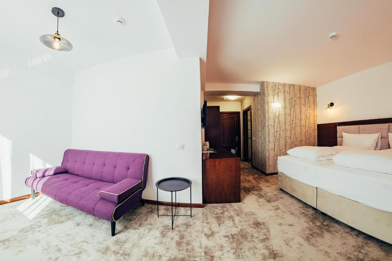 Hotel Buchenland Гура Хуморулуй Екстериор снимка