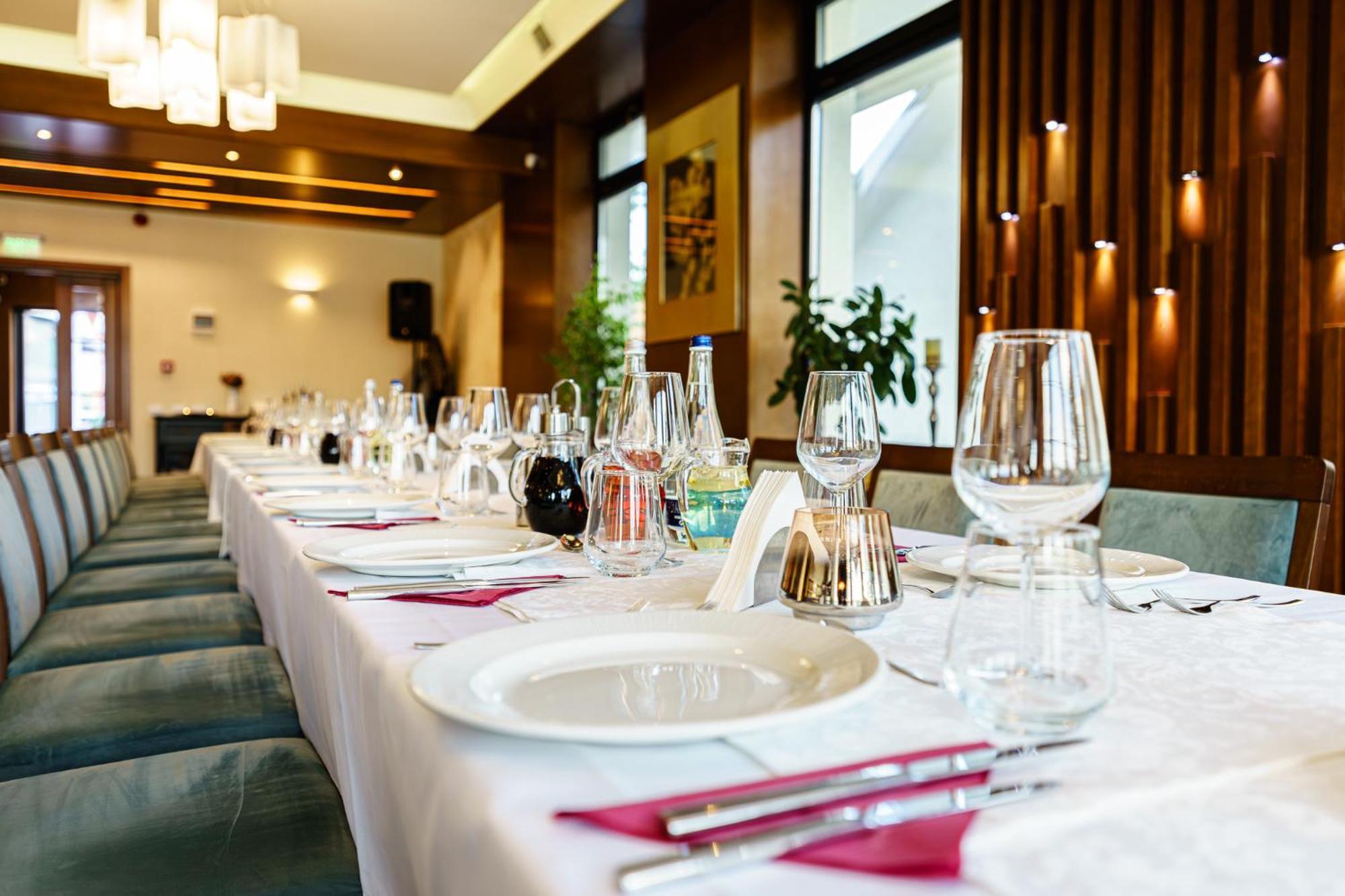 Hotel Buchenland Гура Хуморулуй Екстериор снимка