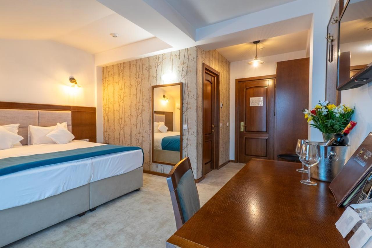Hotel Buchenland Гура Хуморулуй Екстериор снимка