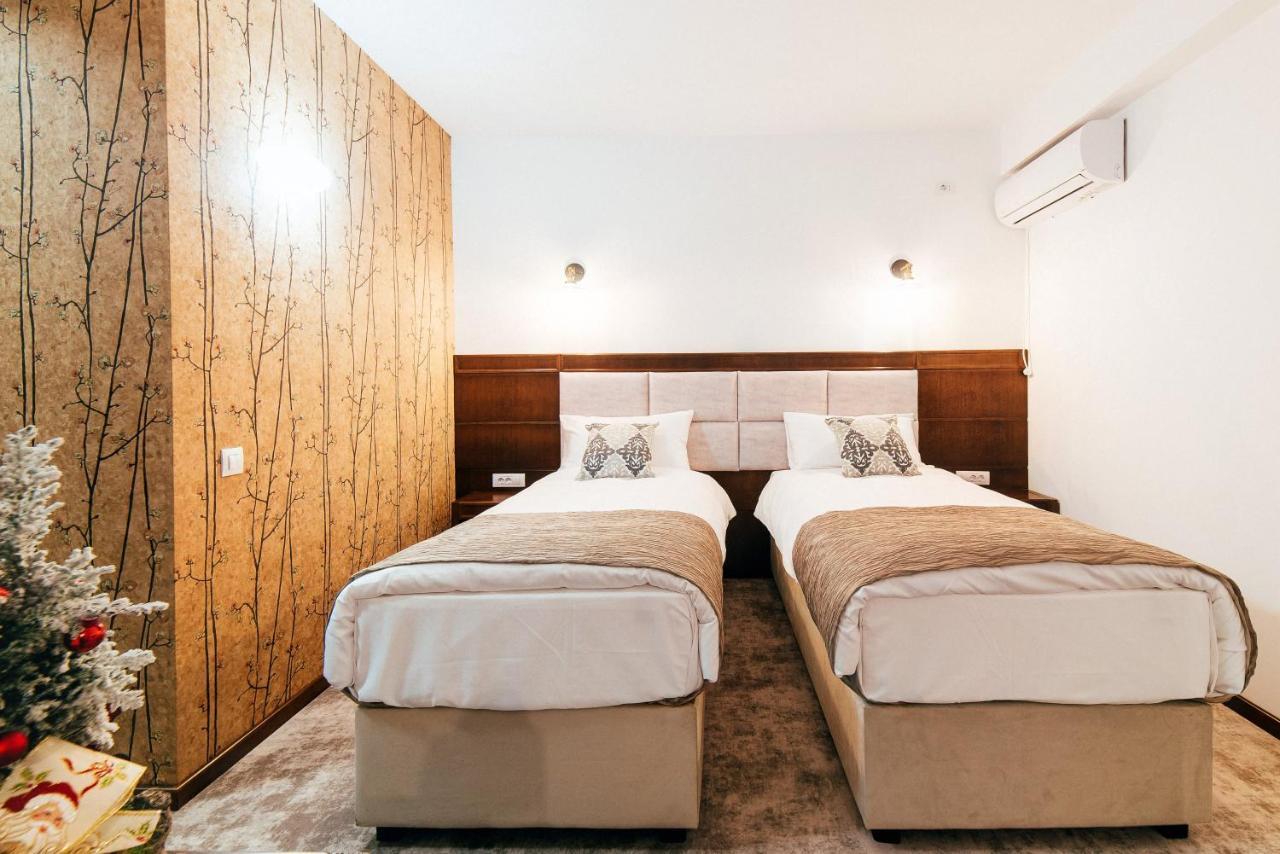 Hotel Buchenland Гура Хуморулуй Екстериор снимка